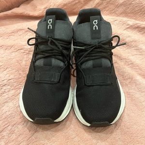 Black Cloudnova Women’s 9.5